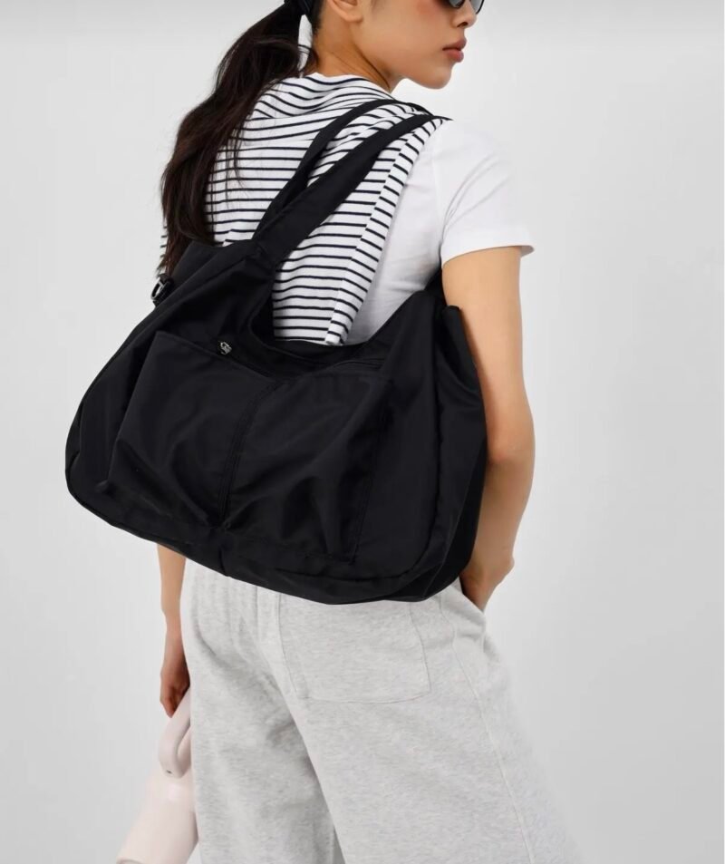 screenshot-81 Glenda Black Gym Bag